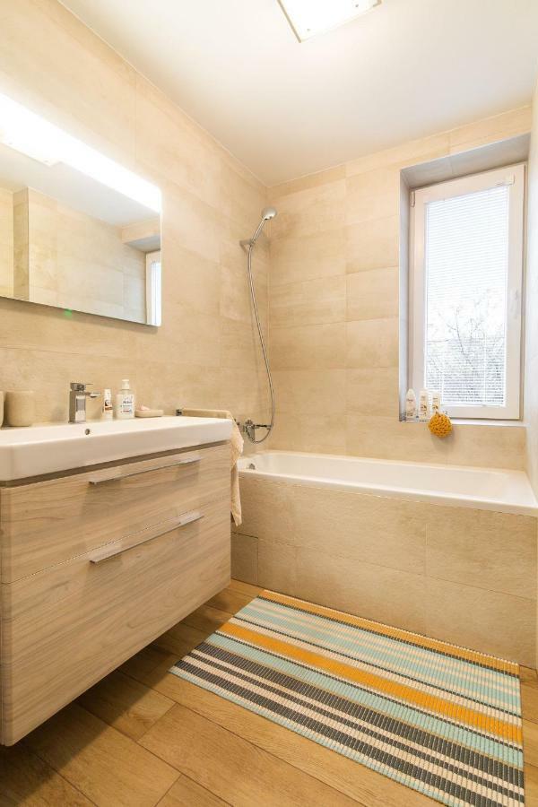 Newly Renovated, Full Equipped And Quiet Apartment Trnava Buitenkant foto